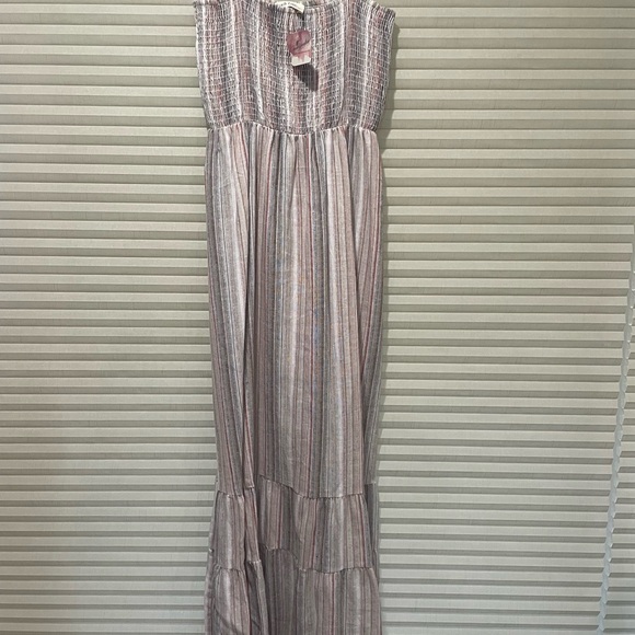 Peach Love Elegant Striped Maxi Dress - Picture 4 of 6